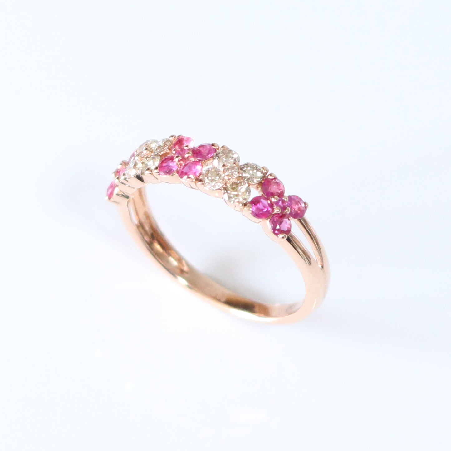 18k玫瑰金粉紅藍寶石戒指側面 0.88ct 18k Rose Gold Pink Sapphire Clover Ring side view