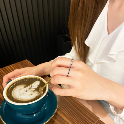 18k白金藍寶石鑽石戒指和咖啡 two pieces of White Gold Sapphire & Diamond Half Eternity Rings with coffee