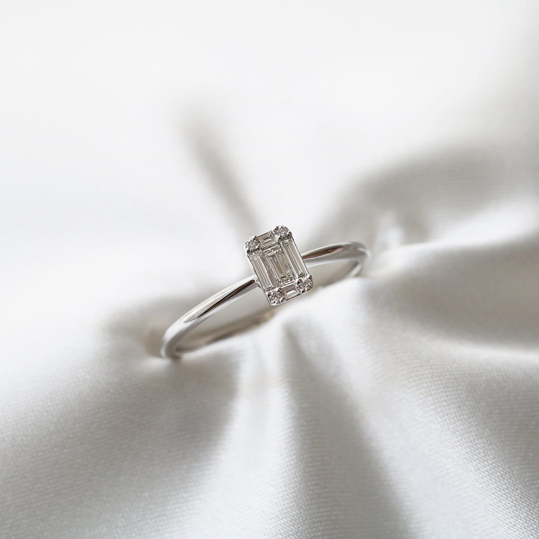 18k白金長形切割鑽石戒指 18k White Gold Baguette Step-cut Diamond Ring