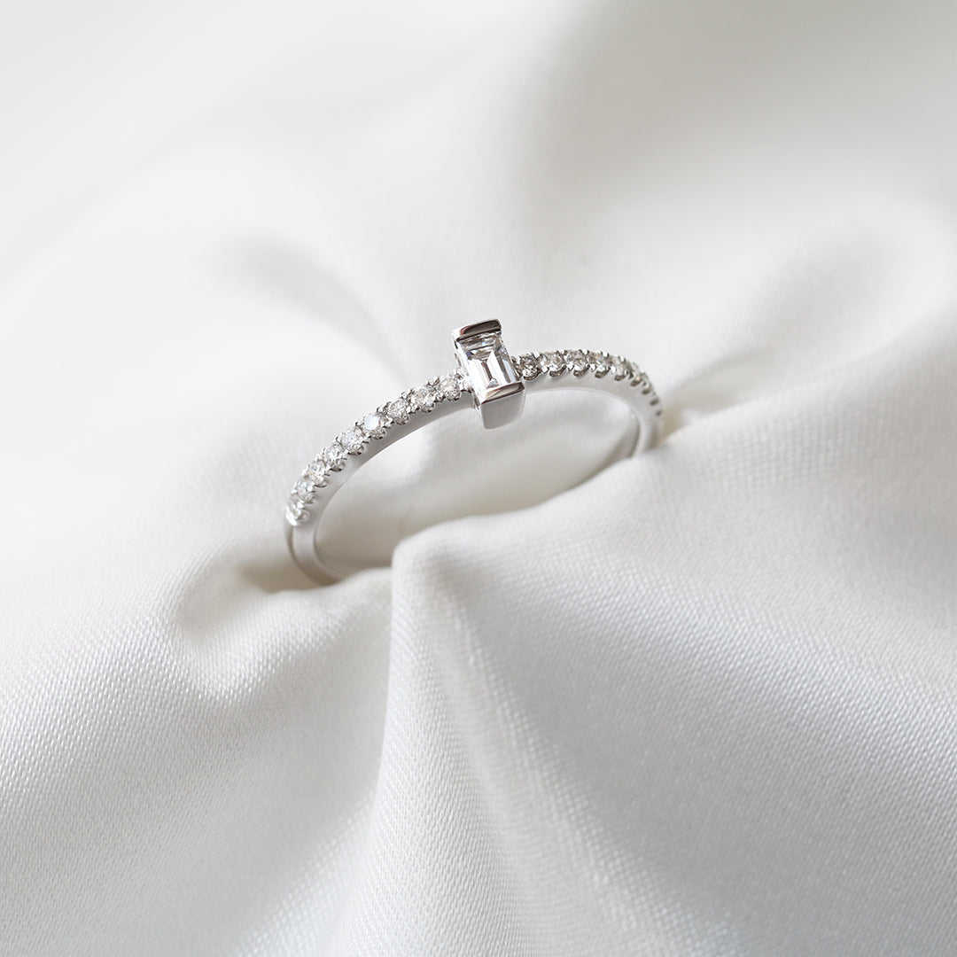 18K22份白金長形切割鑽石線戒 18k White Gold Baguette Step-cut 0.22ct Diamond Eternity Ring