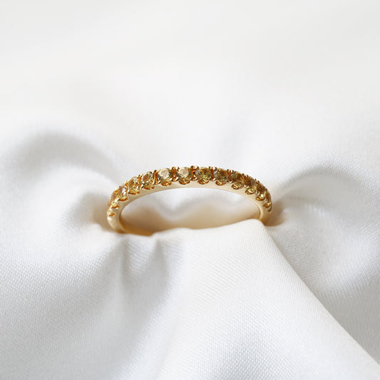 18k黃金黃色藍寶石線戒 18k Yellow Gold Yellow Sapphire Half Eternity Ring with Pavé Setting 