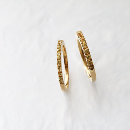 粗身和幼身黃金黃色藍寶石線戒 two 18k Yellow Gold Yellow Sapphire Eternity Rings