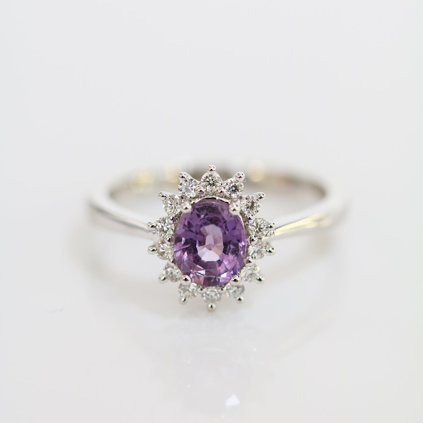 18k白金紫色藍寶石戒指